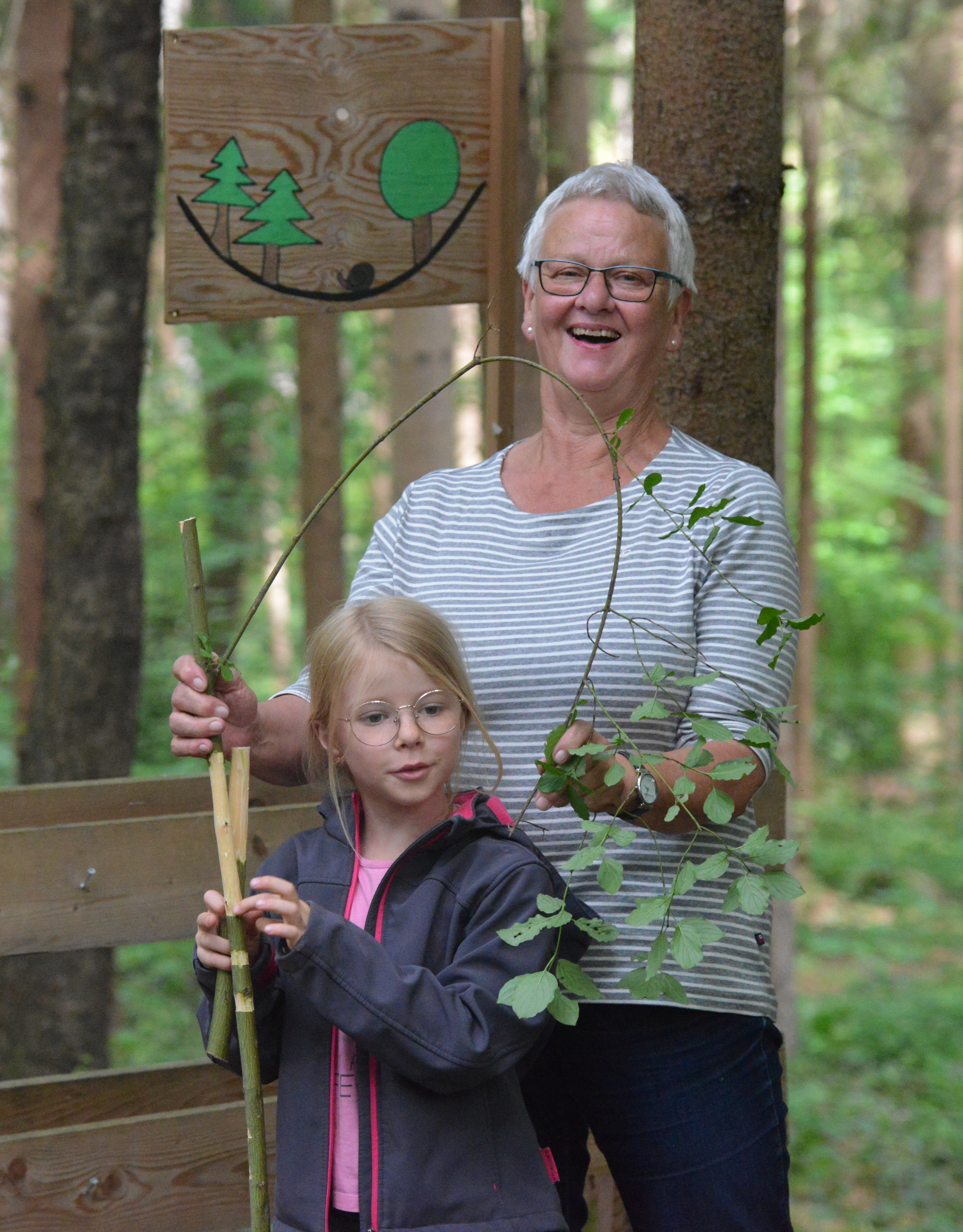 Oma und Opat-Nachmittag im Wal din St. Arbogast Waldp?dagoge und Waldaufseher Rafael Fetz 